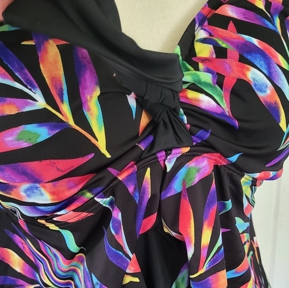 Avenue Color Prism Fly Away Tankini Swimsuit Top Size 14 - Picture 4 of 13